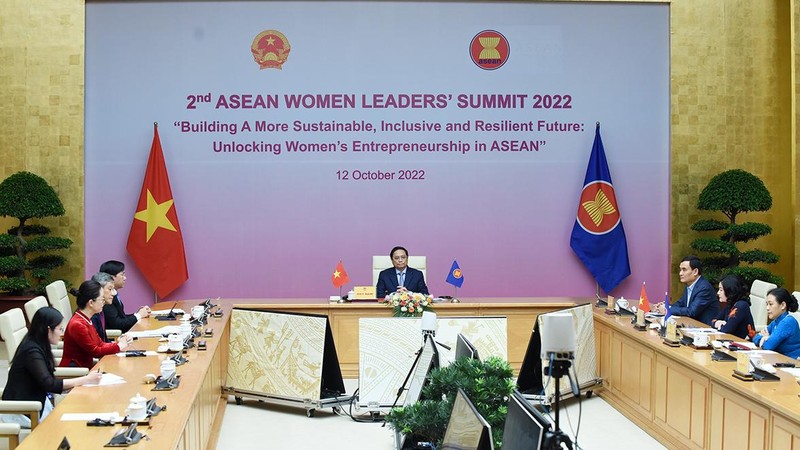 Le Premier ministre Pham Minh Chinh lors du deuxième Sommet des femmes dirigeantes de l'ASEAN. Photo : Trân Hai/NDEL.