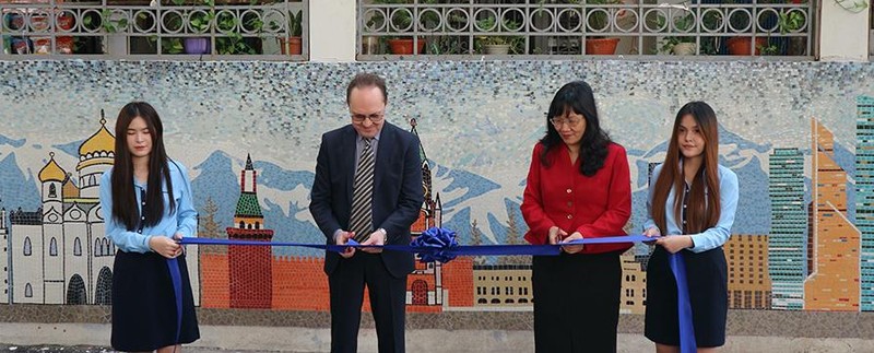 Inauguration de la mosaïque murale en céramique « La Fédération de Russie » au Vietnam. Photo : thoidai.com.vn
