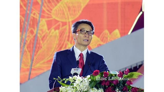 Le Vice-Premier ministre Vu Duc Dam s'exprime lors du Festival provincial de la culture et du tourisme de Bac Liêu 2022. Photo : baobaclieu.vn