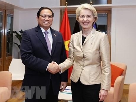 Le Premier ministre Pham Minh Chinh et la présidente de la Commission européenne Ursula von der Leyen. Photo : VNA.