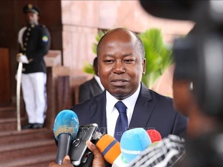 Le Premier ministre de la République gabonaise Alain Claude Bilie By Nze. Photo : AFP/VNA.