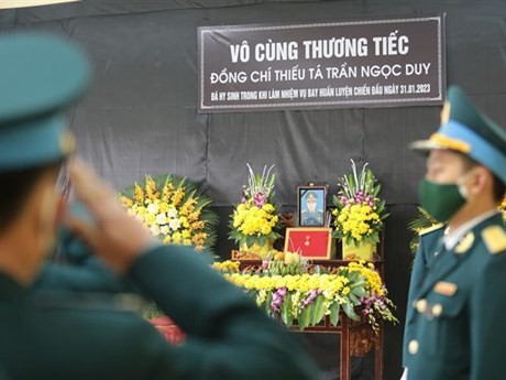 Cérémonie funéraire du pilote Trân Ngoc Duy. Photo : VNA.