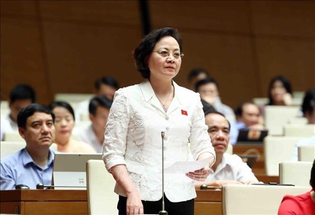 La ministre vietnamienne de l’Intérieur, Pham Thi Thanh Trà, lors du débat en plénière à l’Assemblée nationale. Photo : VNA.