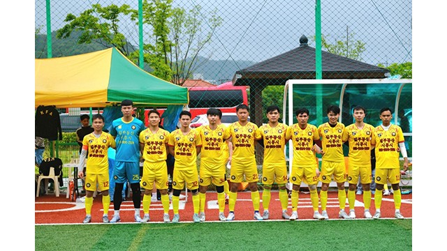 La Journée des sports communautaires contribue à créer un échange solidaire des Vietnamiens en République de Corée. Photo : Thoidai.com.vn