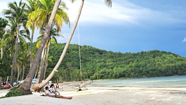 Phu Quôc possède de superbes plages de sable blanc. Photo: VOV