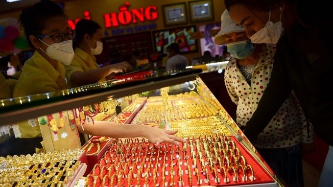 Clients achetant de l'or à Hô Chi Minh-Ville le jour du Dieu de la Richesse, le 31 janvier au matin. Photo : Vnexpress 