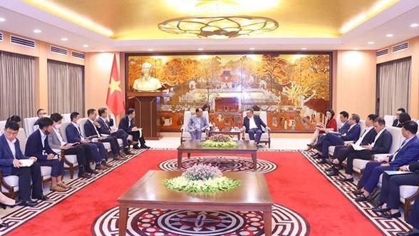 Rencontre entre le secrétaire adjoint du Comité du Parti et président du Comité populaire de Hanoï, Trân Sy Thanh et l'ambassadeur de la République de Corée au Vietnam Park Noh Wan. Photo : VNA.