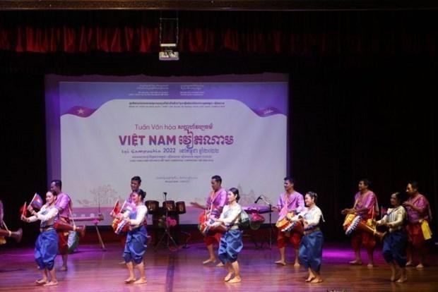 Échange artistique entre le Vietnam et le Cambodge. Photo: VNA
