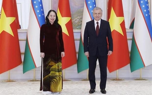 La Vice-Présidente Vo Thi Anh Xuân et le Président d'Ouzbékistan, Shavkat Mirziyoyev. Photo: VNA