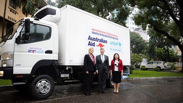 L'un des cinq camions réfrigérés donnés au Vietnam par Partenariat de l'Australie avec l'UNICEF et le ministère vietnamien de la Santé. Photo : VOV.