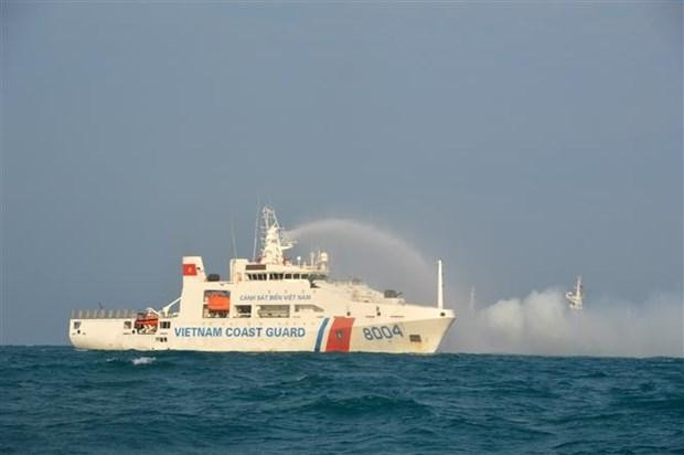 Le navire 8004 des Garde-côtes vietnamiens. Photo : VNA.