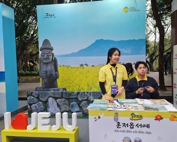 Un stand présentant le tourisme de l'île de Jeju. Photo: Vietnam+