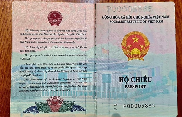 Les informations sur le lieu de naissance ajoutées sur les nouveaux passeports vietnamiens. Photo : VNA. 