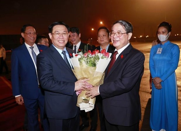 Le 18 avril, le président de l’AN, Vuong Dinh Huê, quitte Hanoï pour des visites officielles à Cuba, en Argentine et en Uruguay du 18 au 28 avril 2023. Photo : VNA. 