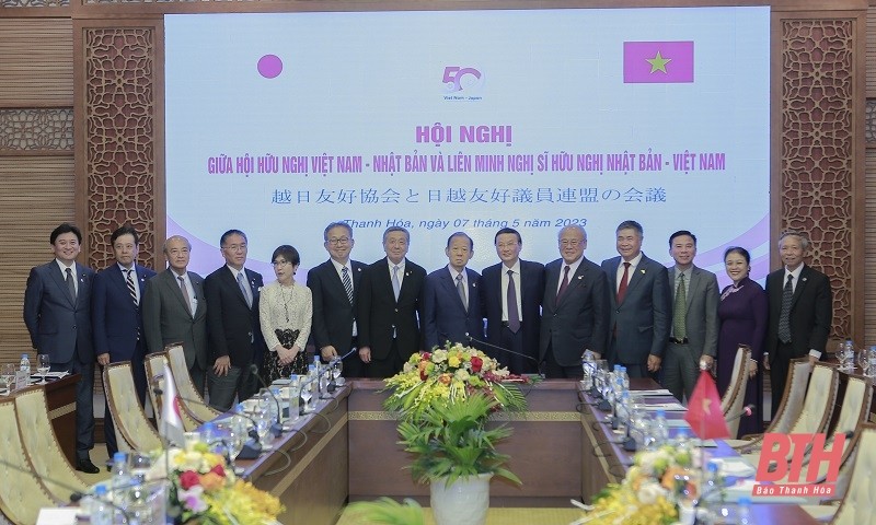 Des députés lors de la conférence. Photo : baothanhhoa.vn