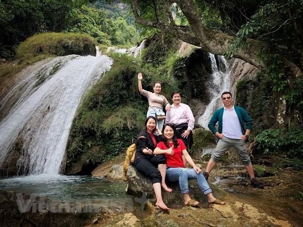 Des touristes àTuyên Quang. Photo : VNA.