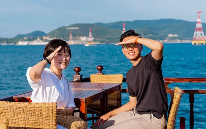 Deux sud- coréens à Nha Trang. Photo : vnexpress.net