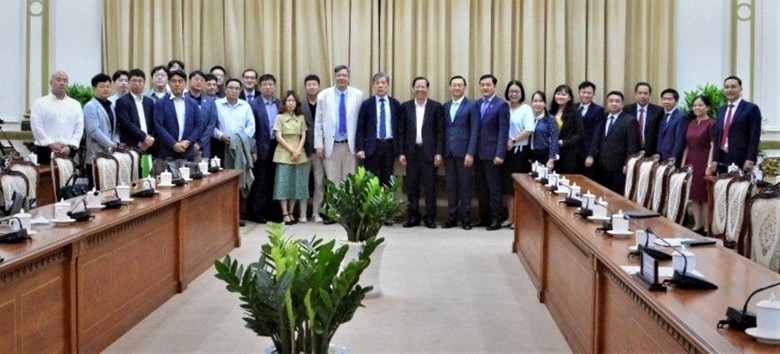 Des délégués lors de la séance de travail. Photo : dangcongsan.com.vn