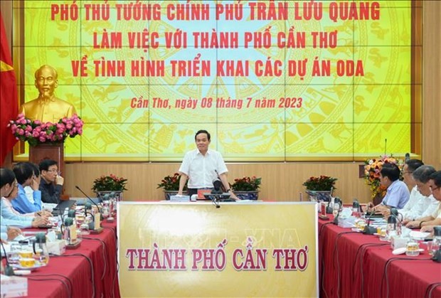 Le Vice-Premier ministre Trân Luu Quang lors de la séance de travail avec le Comité populaire de la ville de Cân Tho. Photo: VNA