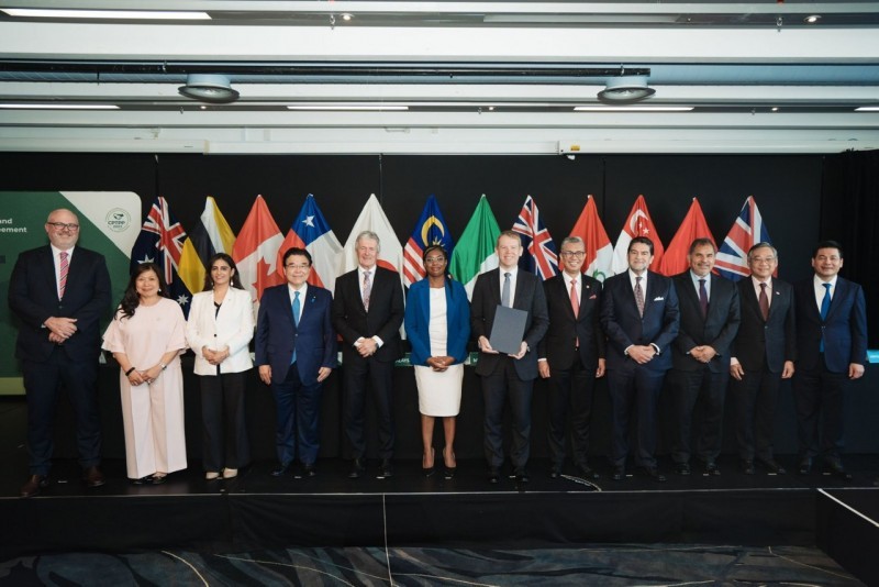Les ministres de 12 pays du CPTTP lors de la réunion. Photo : congthuong.vn