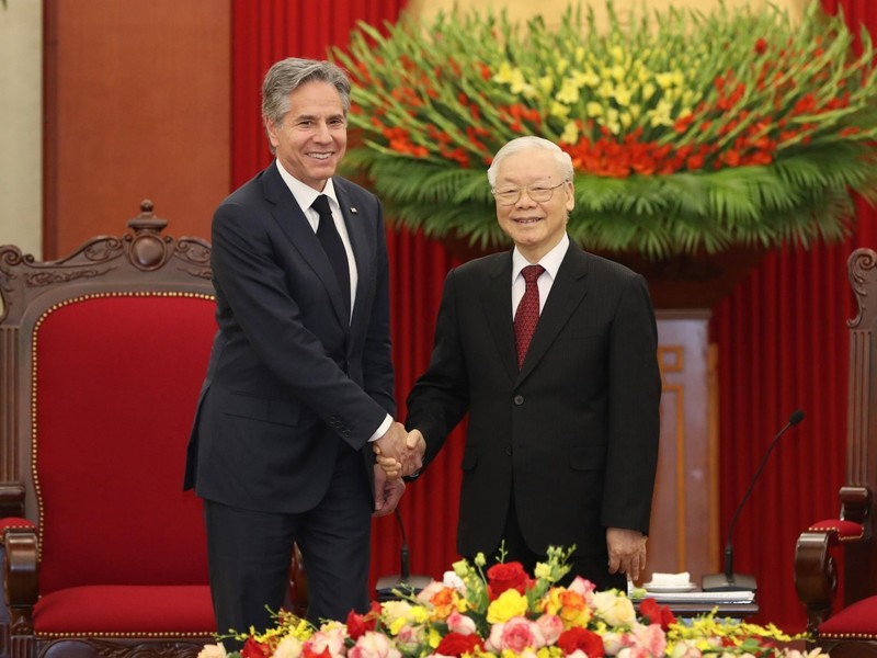 Le secrétaire d'Etat américain, Antony Blinken (à gauche) et le Secrétaire général du Parti communiste du Vietnam, Nguyên Phu Trong, lors de sa visite officielle au Vietnam en avril 2023. Photo : VOV