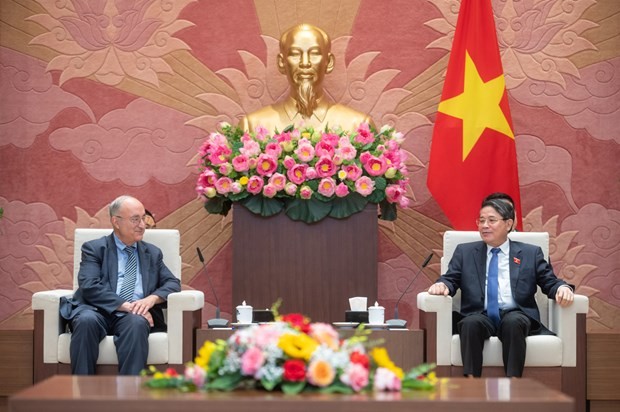 Le Vice-Président de l’Assemblée nationale du Vietnam, Nguyên Duc Hai (à droite) et le président du WUS Allemagne, le Dr Kambiz Ghawami. Photo : quochoi.vn