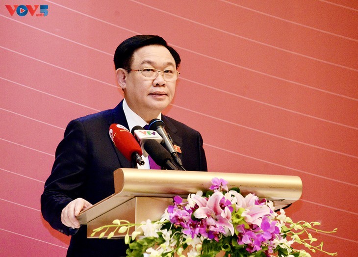 Le Président de l’Assemblée nationale vietnamienne, Vuong Dinh Huê, lors du forum. Photo : VOV.