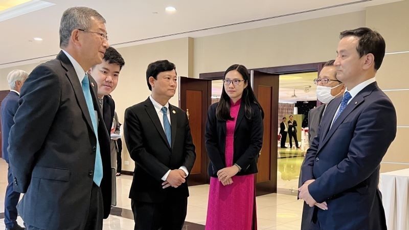 Les dirigeants de la province de Binh Duong et de la province de Yamaguchi (Japon) lors d'une réunion à Binh Duong en novembre 2022. Photo : NDEL.