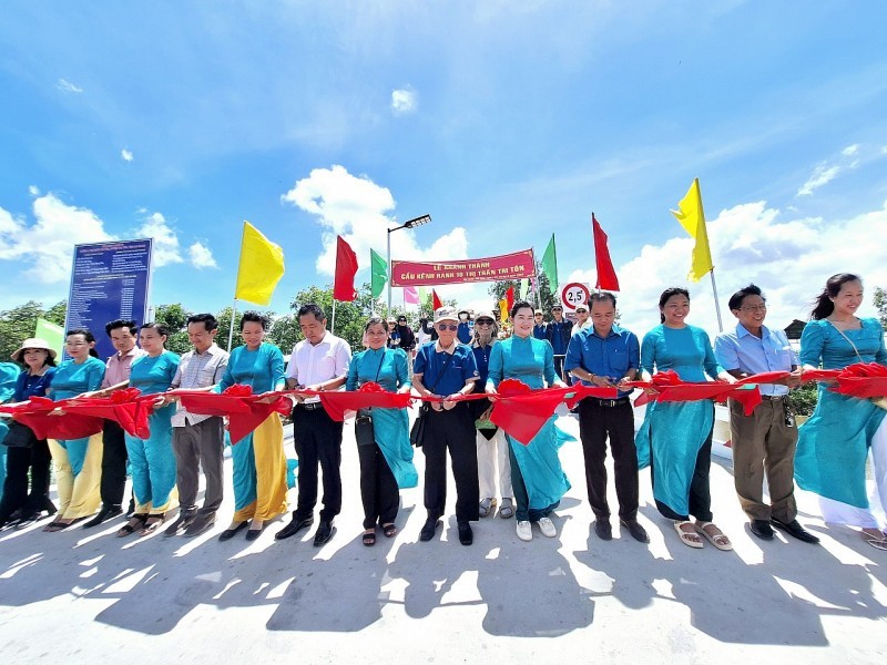 L’inauguration du pont de l’amitié VK 281 (pont Kênh Ranh 16). Photo : thoidai.com.vn