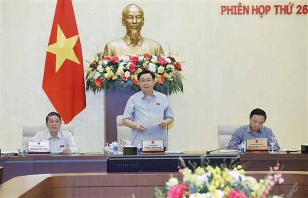 Le Président de l’Assemblée nationale, Vuong Dinh Huê s'exprime à la réunion. Photo : VNA.