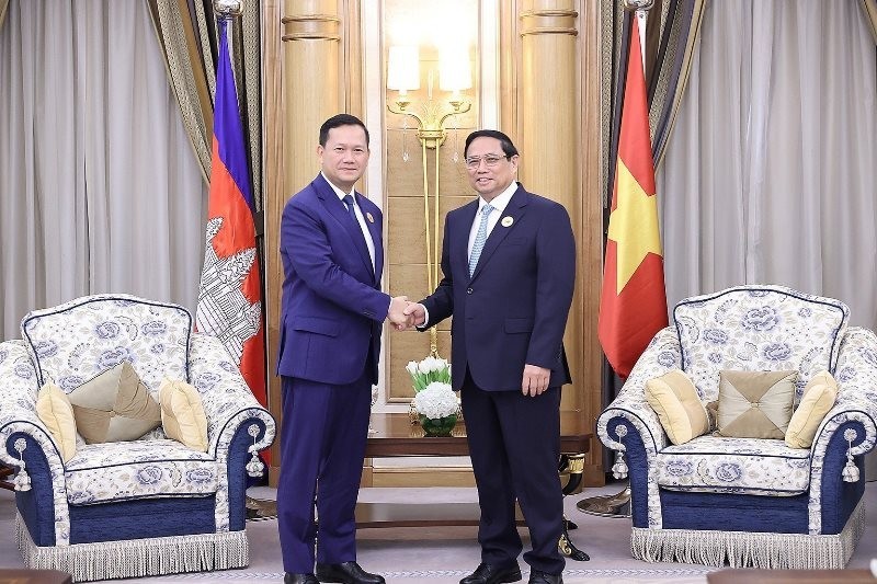 Le Premier ministre Pham Minh Chinh (à droite) et son homologue cambodgien Samdech Thipadei Hun Manet. Photo : VNA