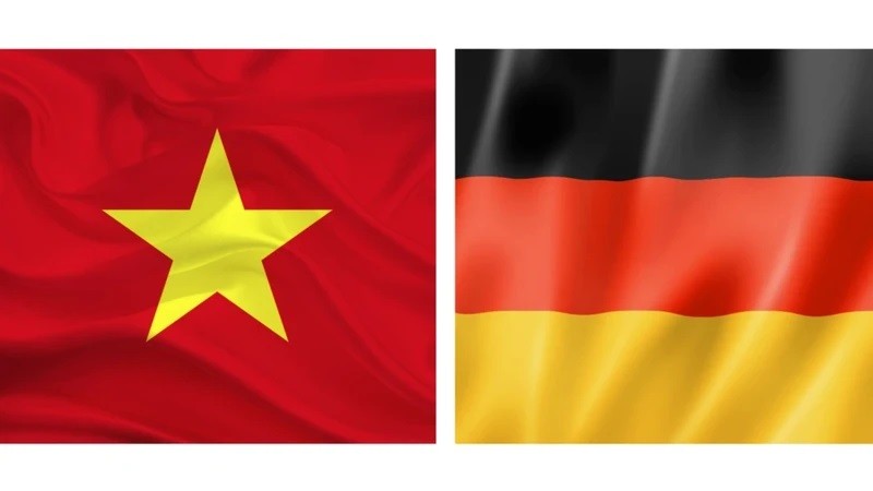 Les drapeaux du Vietnam et de l'Allemagne. 
