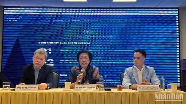 Conférence de presse sur le programme « Forum Vietnam : Moment Vietnam ». Photo : NDEL.