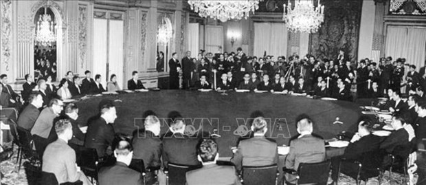 Le 25 janvier 1969, la Conférence quadripartite sur la paix au Vietnam ouvre officiellement sa première séance plénière, comprenant 4 délégations : la République démocratique du Vietnam, le Front national de libération du Sud-Vietnam, les Etats-Unis et la République du Vietnam. Photo : archive/VNA.