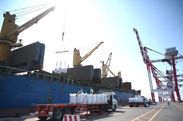 Le port international de Long An donne le coup d’envoi de l’exportation de 15.000 tonnes de PP. Photo : VNA