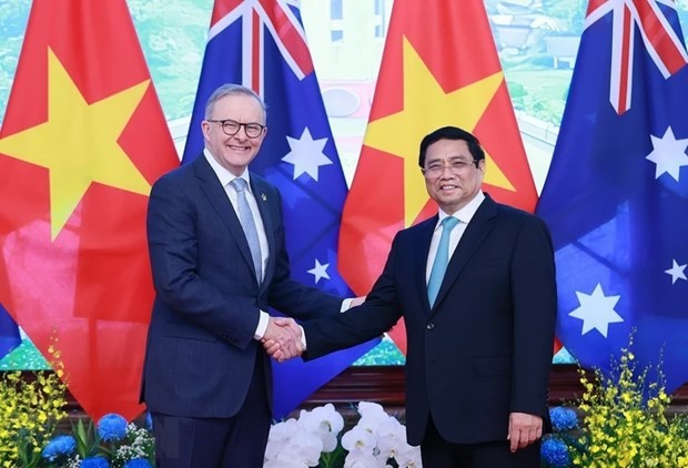 Le Premier ministre Pham Minh Chinh (à droite) et son homologue australien, Anthony Albanese. Photo: VNA