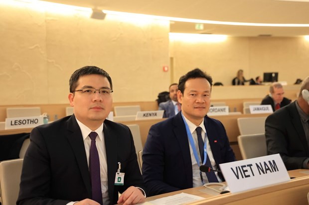 L'ambassadeur Mai Phan Dung (à droite), chef de la Mission permanente du Vietnam auprès de l’ONU. Photo : VNA.
