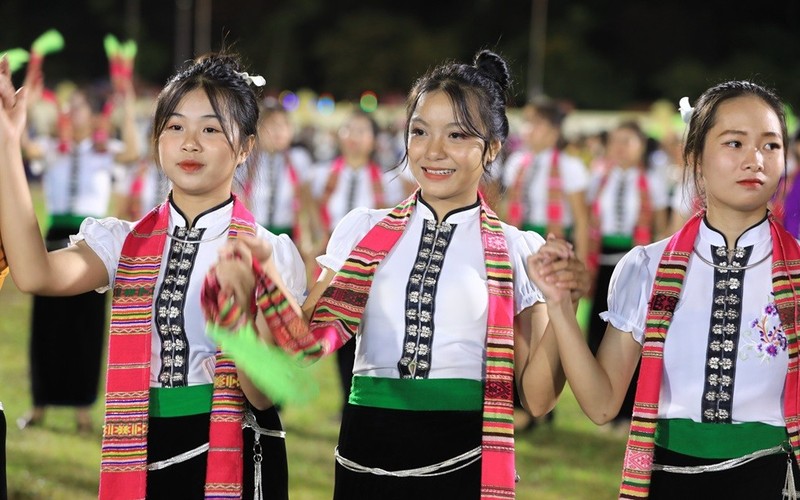 L’art de la danse « xoè » des Thai à Diên Biên s’inscrit sur la liste du patrimoine de l’UNESCO de la culture immatérielle représentative de l’humanité. Photo : baoquocte.vn