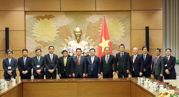 Le Président de l'AN Vuong Dinh Huê reçoit une délégation de Keidanren. Photo : VNA