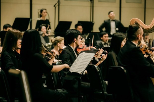 Quatre-vingts artistes internationaux du Sun Symphony Orchestra (SSO) interpréteront l'œuvre sous la direction du chef d'orchestre Olivier Ochanine. Photo: kinhtedothi.vn