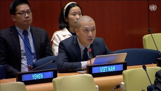 Le ministre conseiller Nguyên Hoàng Nguyên, chargé d’affaires par intérim de la Mission permanente du Vietnam auprès de l’ONU s'exprime lors du forum. Photo : VNA.