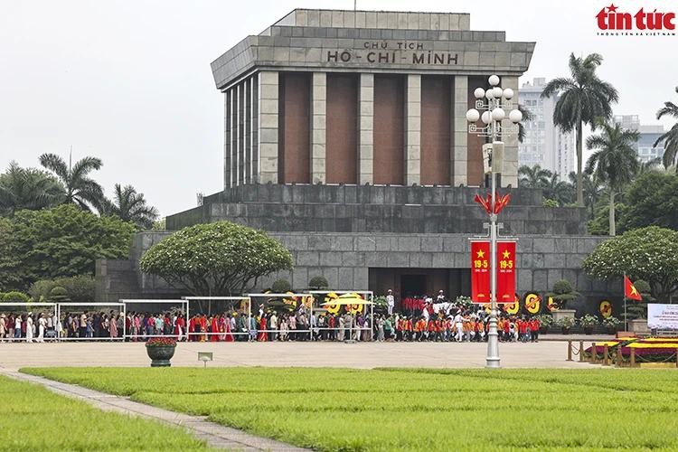 Le mausolée du président Hô Chi Minh. Photo : VNA.