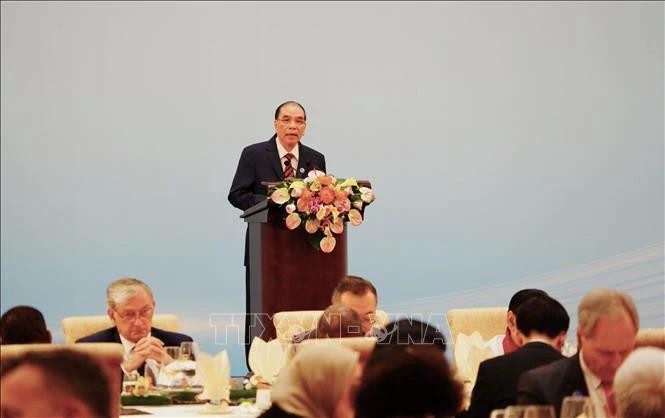 L'ancien secrétaire général du Comité central du Parti communiste du Vietnam (PCV) Nong Duc Manh prend la parole lors de la conférence. Photo : VNA.
