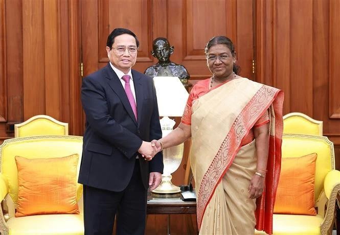 Le Premier ministre Pham Minh Chinh (à gauche) et la présidente indienne Droupadi Murmu, à New Delhi, le 1er août 2024. Photo : VNA.