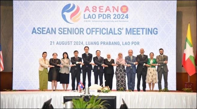 Les délégués à la réunion des hauts officiels de l’ASEAN (SOM), dans la ville de Luang Prabang, au Laos. Photo : VNA.