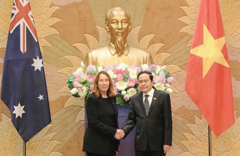 La présidente du Sénat australien, Sue Lines et le président de l’Assemblée nationale vietnamienne, Tran Thanh Man. Photo : VNA.