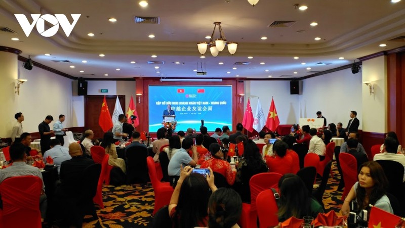 Programme « Rencontre d’amitié des entreprises Vietnam-Chine » récemment organisé à Hanoi par le Conseil des affaires Vietnam-Chine (VCBC). Photo : VOV