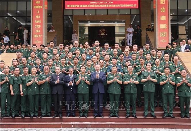 Le secrétaire général du Comité central du Parti communiste du Vietnam et président de l'État, Tô Lâm assiste à la cérémonie d'ouverture de la nouvelle année à l'Académie nationale de défense. Photo : VNA