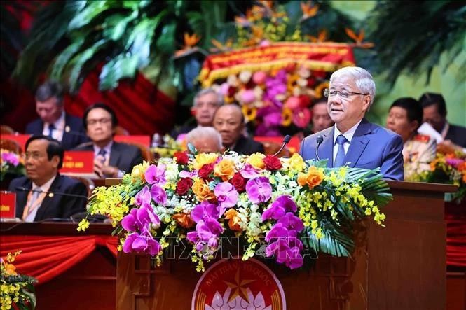 Do Van Chiên, membre du Politburo, secrétaire du Comité central du Parti, président du 10e Comité central du FPV, s'exprime à la cérémonie de clôture du 10e Congrès national du FPV. Photo : VNA.