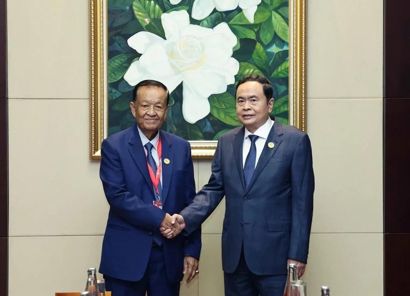 Le président de l'AN du Vietnam, Tran Thanh Man (à droite) et le président de la Chambre des représentants de Thaïlande, Wan Muhamad Noor Matha. Photo : NDEL.